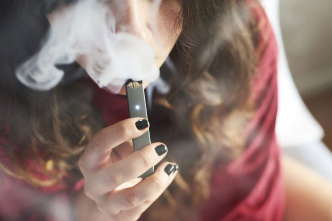 disposable vape pen blinking