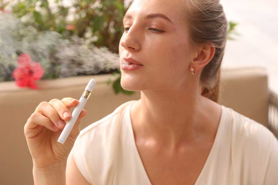 how to use a disposable vape pen How to Use a Disposable Vape Pen